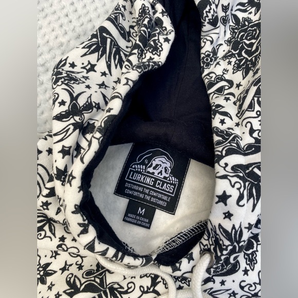 2 piece Lurking Class Tattoo Print Sweatshorts and Sweatshirt - Picture 4 of 10